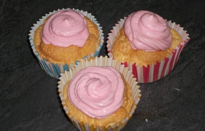 Rgime Dukan (recette minceur) : Cupcakes vanille fraise #dukan https://www.proteinaute.com/recette-cupcakes-vanille-fraise-12444.html