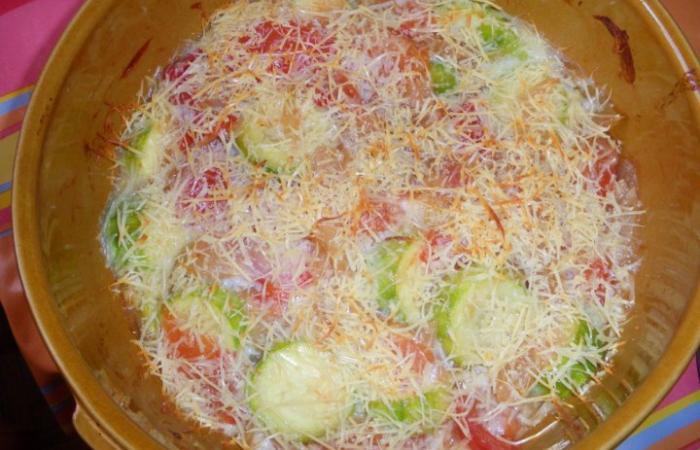 Rgime Dukan (recette minceur) : Gratin de courgettes/tomates/oignons #dukan https://www.proteinaute.com/recette-gratin-de-courgettes-tomates-oignons-1348.html