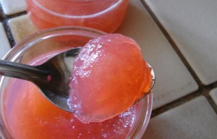 Rgime Dukan (recette minceur) : Gele de rhubarbe #dukan https://www.proteinaute.com/recette-gelee-de-rhubarbe-1672.html