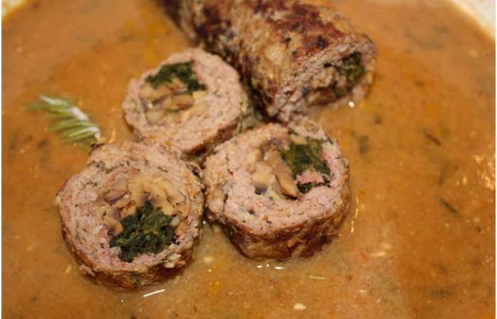Rgime Dukan (recette minceur) : Rouleau de viande farcie aux champignons et pinards  #dukan https://www.proteinaute.com/recette-rouleau-de-viande-farcie-aux-champignons-et-epinards-4034.html