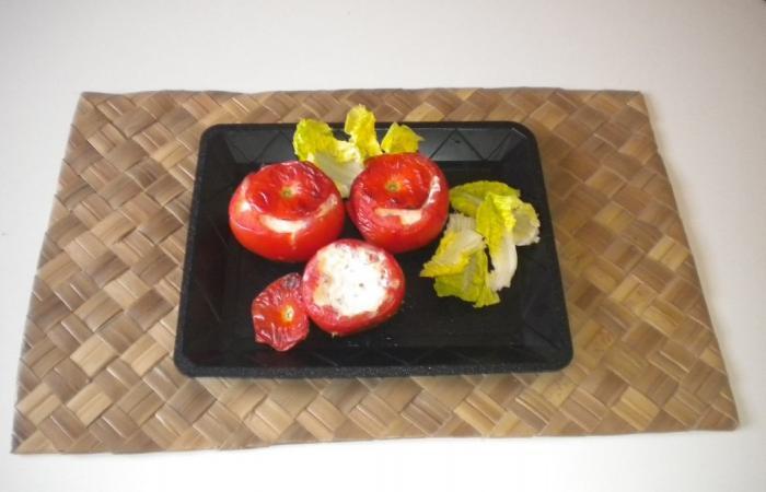 Rgime Dukan (recette minceur) : Tomates farcies au fromage blanc #dukan https://www.proteinaute.com/recette-tomates-farcies-au-fromage-blanc-4844.html