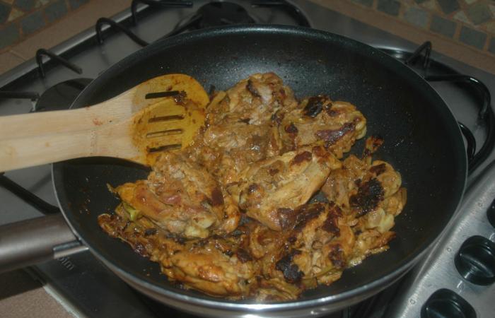 Poulet au curry et blanc de poireau fondant