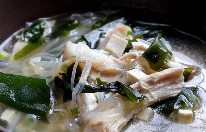 Rgime Dukan (recette minceur) : Soupe  la japonaise (shiratakis et miso) #dukan https://www.proteinaute.com/recette-soupe-a-la-japonaise-shiratakis-et-miso-9148.html