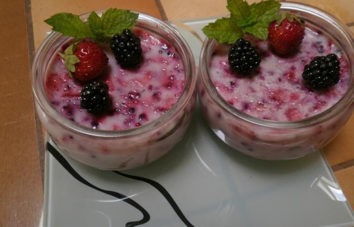 Rgime Dukan (recette minceur) : Panna cota mre fraise #dukan https://www.proteinaute.com/recette-panna-cota-mure-fraise-11595.html