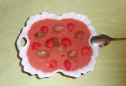 Recette Dukan : Soupe de fraises  la rhubarbe