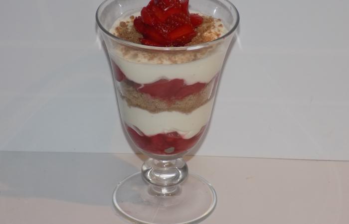 Trifle fraise/pistache et noisette