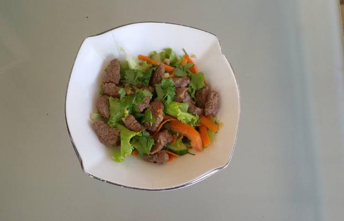 Rgime Dukan (recette minceur) : Salade de boeuf epice  la thai #dukan https://www.proteinaute.com/recette-salade-de-boeuf-epicee-a-la-thai-13209.html