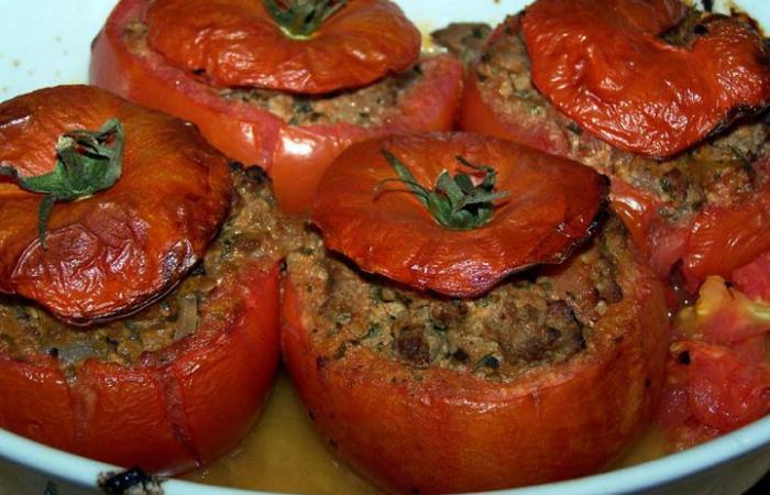 Rgime Dukan (recette minceur) : Tomates farcies au boeuf #dukan https://www.proteinaute.com/recette-tomates-farcies-au-boeuf-271.html