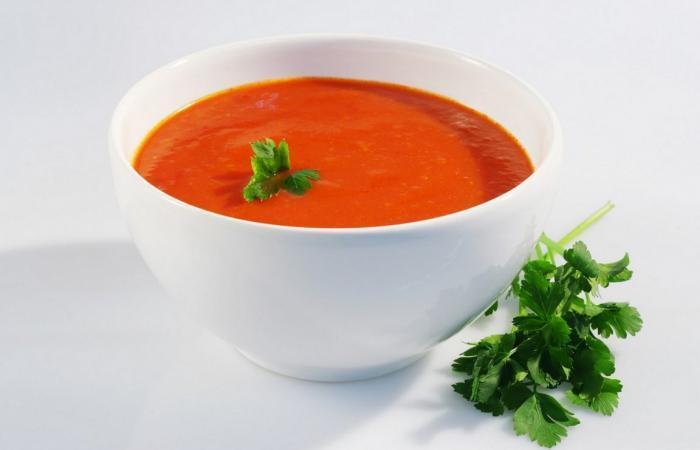 Rgime Dukan (recette minceur) : Soupe tomates #dukan https://www.proteinaute.com/recette-soupe-tomates-4284.html