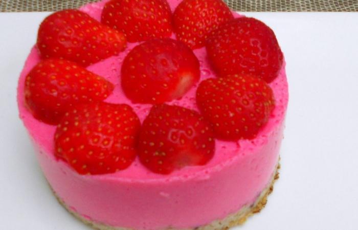Rgime Dukan (recette minceur) : Chessecake aux fraises #dukan https://www.proteinaute.com/recette-chessecake-aux-fraises-5918.html