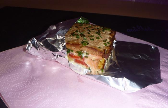 Rgime Dukan (recette minceur) : Sandwich au saumon #dukan https://www.proteinaute.com/recette-sandwich-au-saumon-8937.html